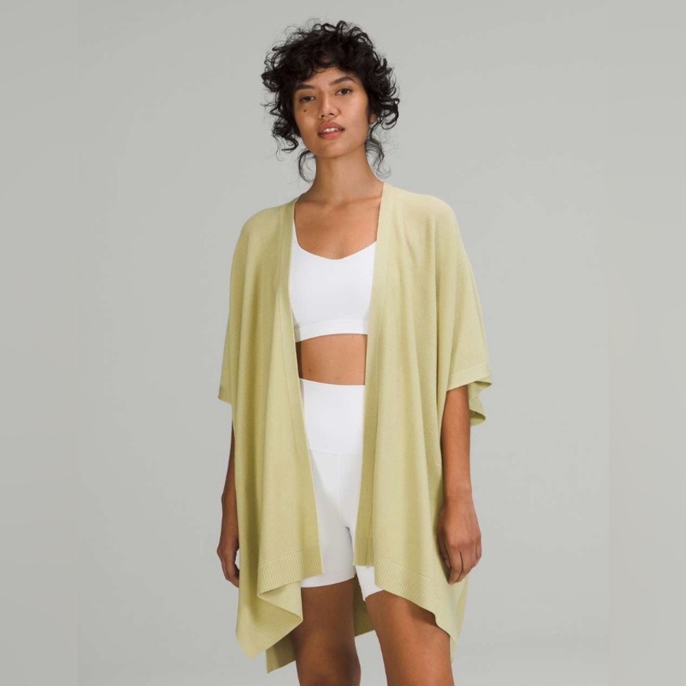 Lululemon Merino Wool Short Sleeve Wrap- Woman *Never Worn*